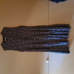 Chaps 3X maxi dress w gathered adjustable waist w multicolored flowers on blue